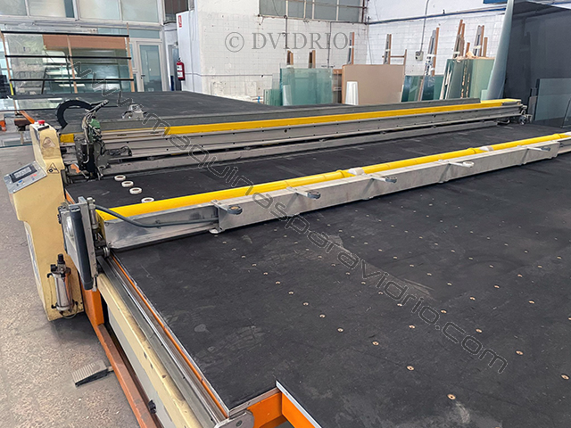 CUTTING TABLE FOR LAMINATED GLASS TUROMAS