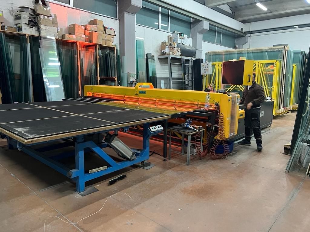 CUTTING TABLE FOR LAMINATED GLASS GFPM