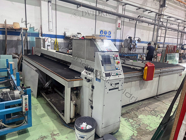 CUTTING TABLE FOR LAMINATED GLASS INTERMAC